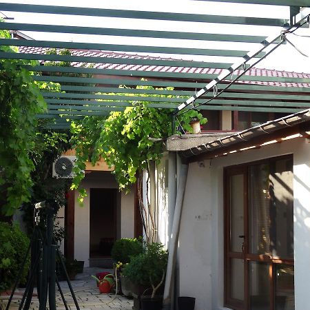 פאבל באניה Family Hotel Rose מראה חיצוני תמונה