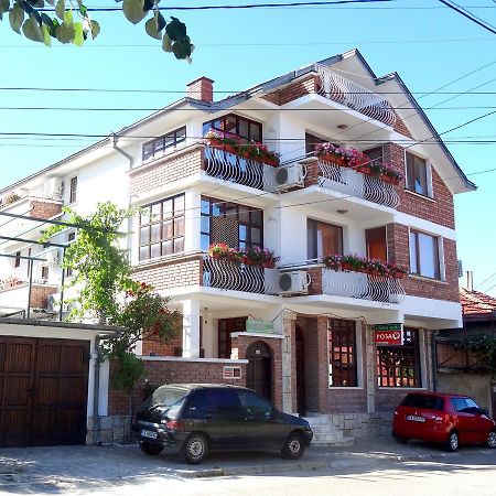 פאבל באניה Family Hotel Rose מראה חיצוני תמונה