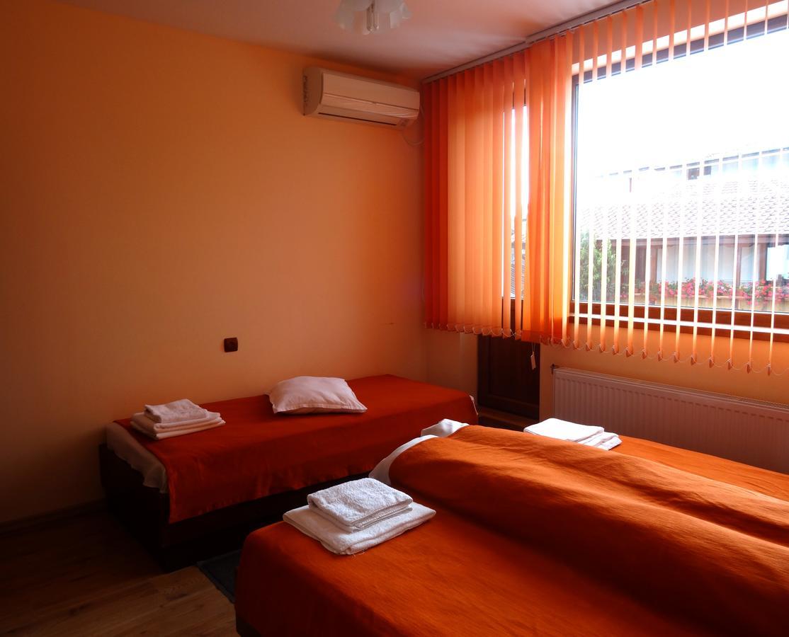 פאבל באניה Family Hotel Rose מראה חיצוני תמונה
