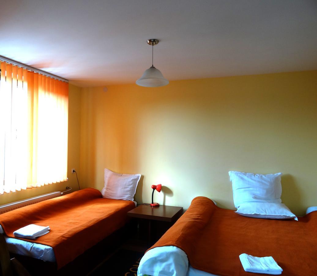 פאבל באניה Family Hotel Rose מראה חיצוני תמונה