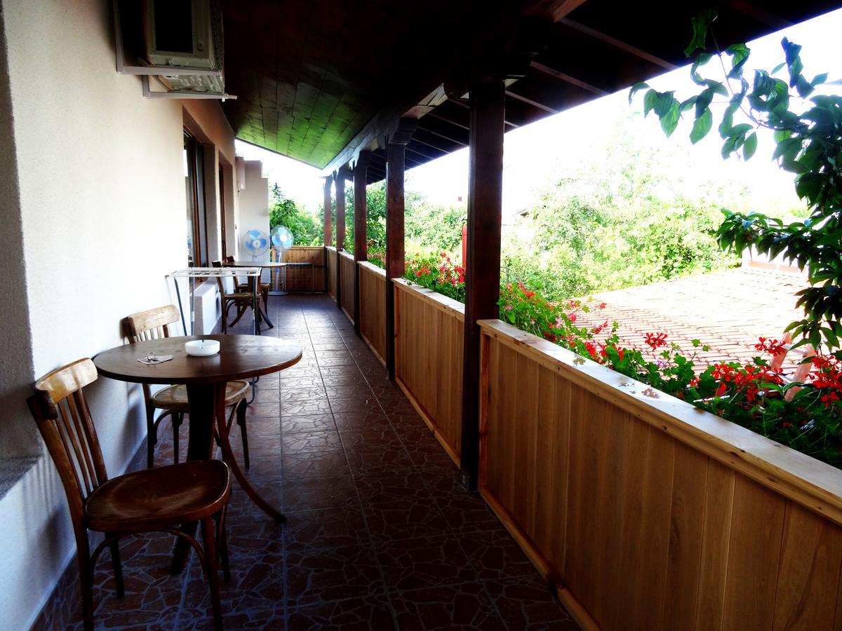 פאבל באניה Family Hotel Rose מראה חיצוני תמונה