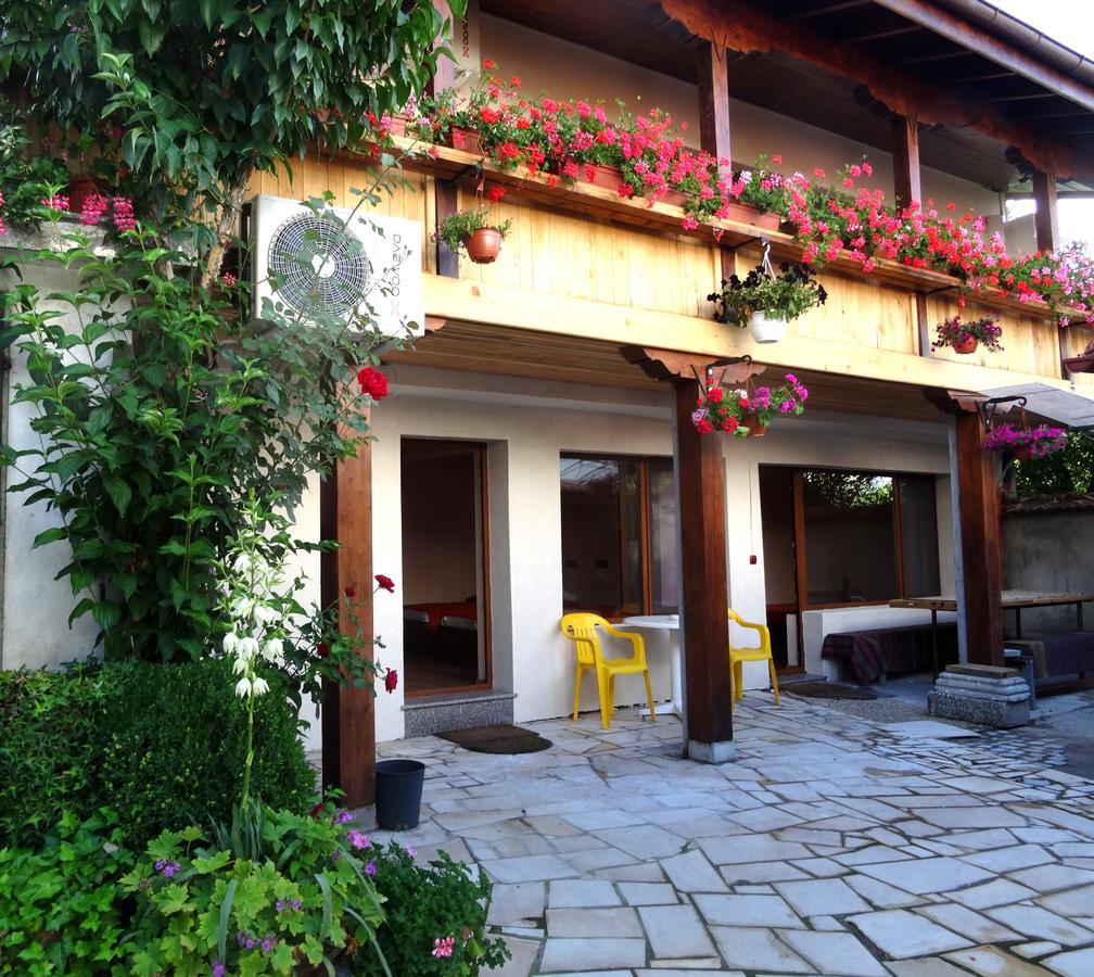 פאבל באניה Family Hotel Rose מראה חיצוני תמונה